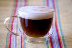 Kirsch-Creme-Kakao-Dessert – erfrischend und fruchtig